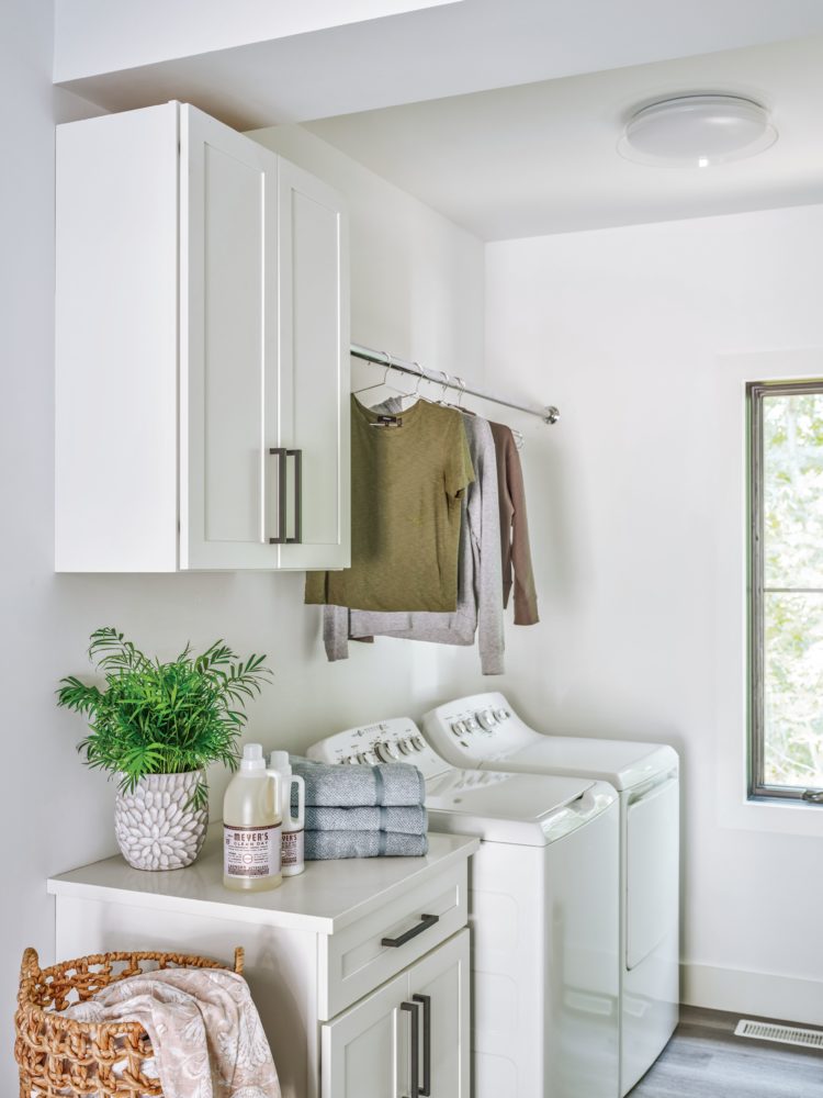 Mantra Omni Snow minimal laundry configuration